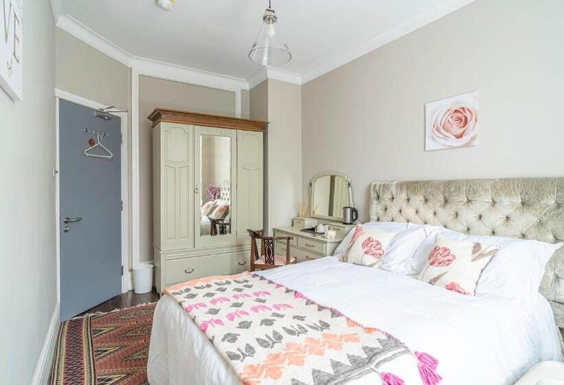 Номер Стандарт, House Close To Kings Cross