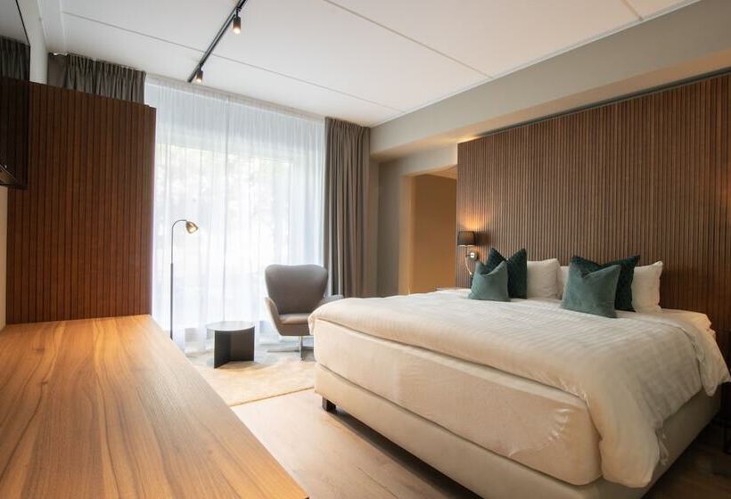 디럭스 룸, Courtyard By Marriott Stockholm Kungsholmen