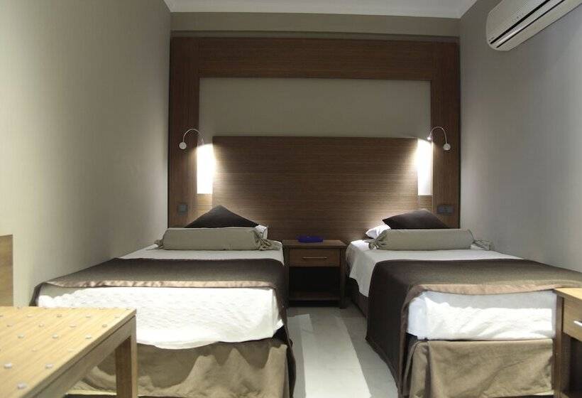 اتاق خانوادگی با چشم‌انداز باغ, Delta Hotels By Marriott Bodrum