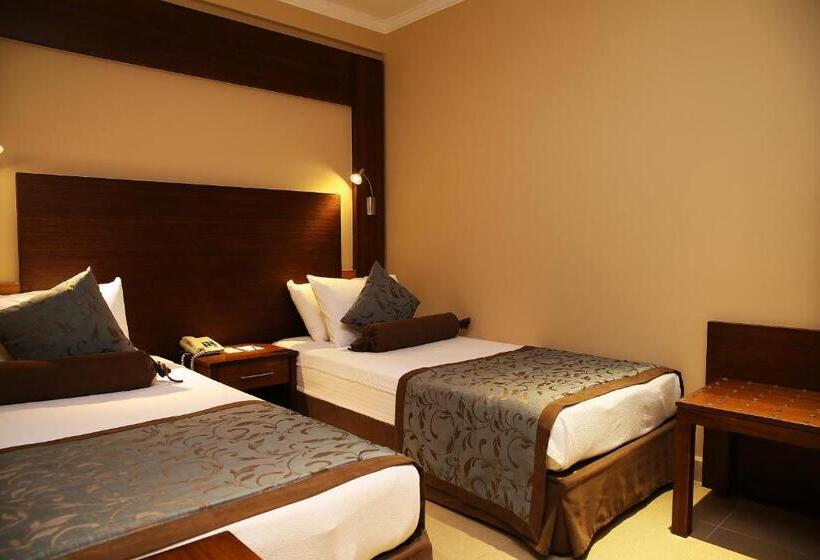 اتاق خانوادگی با چشم‌انداز دریا, Delta Hotels By Marriott Bodrum