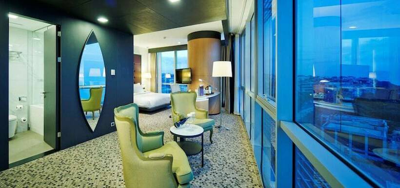 スイート（家族用）, Doubletree By Hilton Istanbulmoda