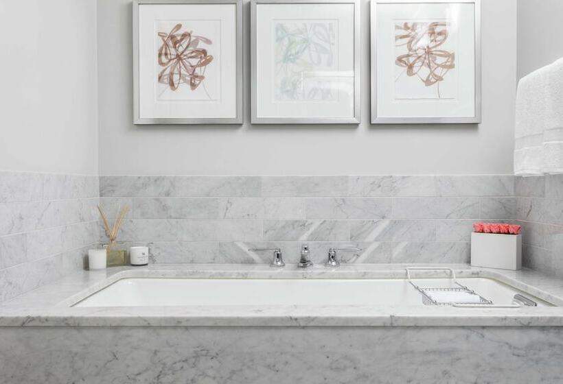 Quarto deluxe, Waldorf Astoria Chicago