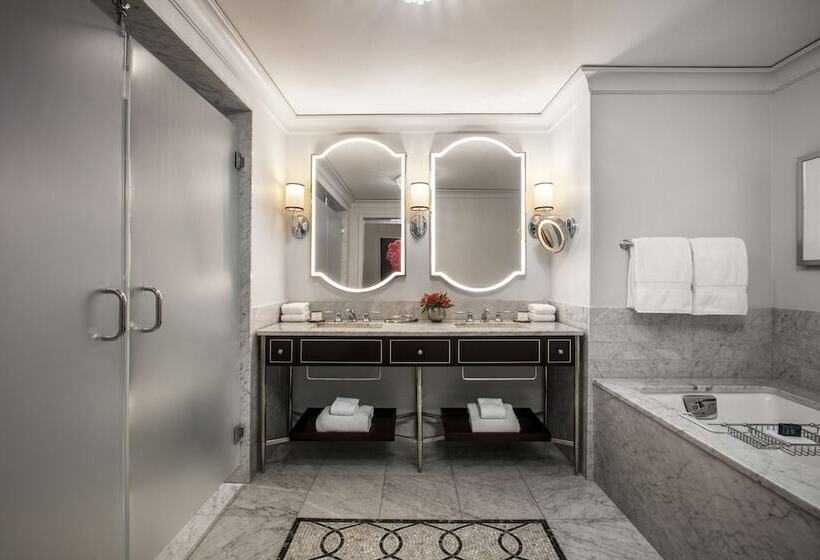 Suite Deluxe, Waldorf Astoria Chicago