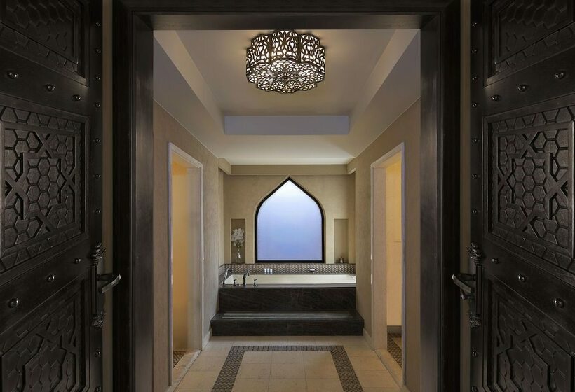 Номер Deluxe с Балконом, Anantara Qasr Al Sarab Desert Resort