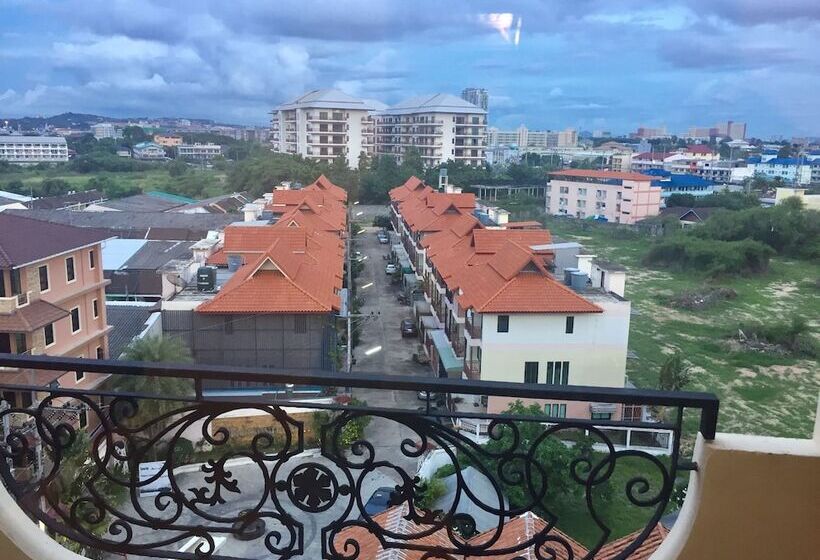 Family Suite, Four Seasons Place Pattaya