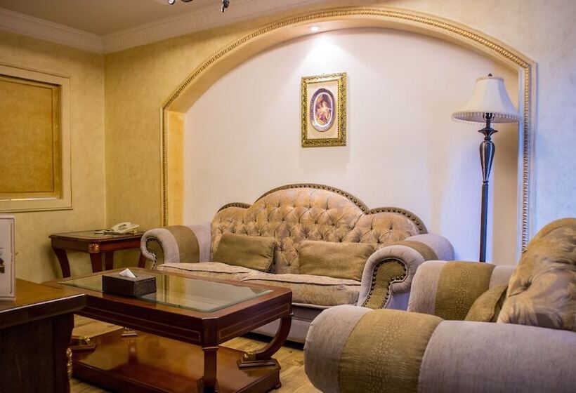 Family Suite, Four Seasons Place Pattaya
