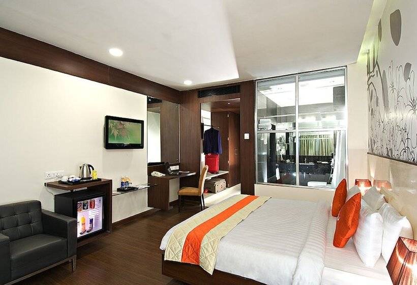 Номер Deluxe, Mind Space Hotel, Pimpri