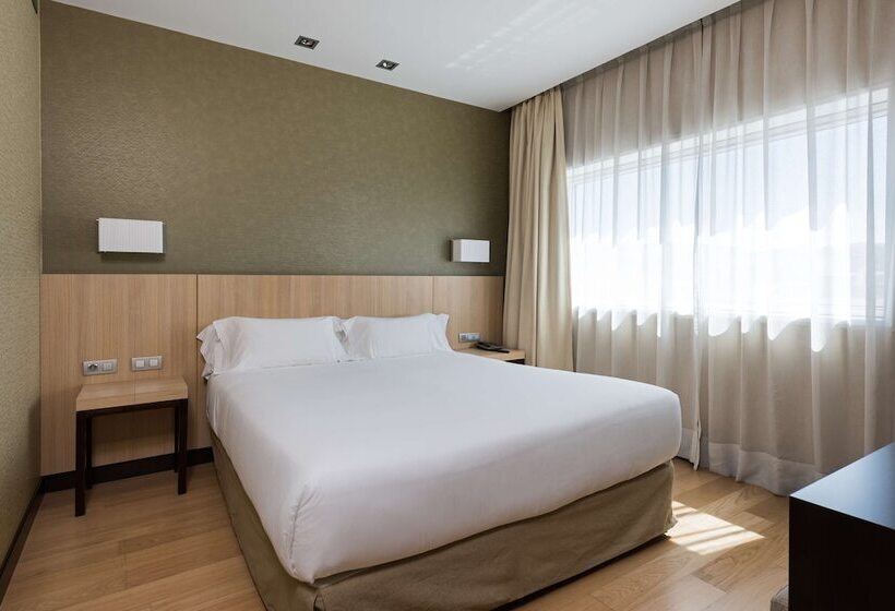 سوییت جونیور, NH Madrid Ribera Del Manzanares