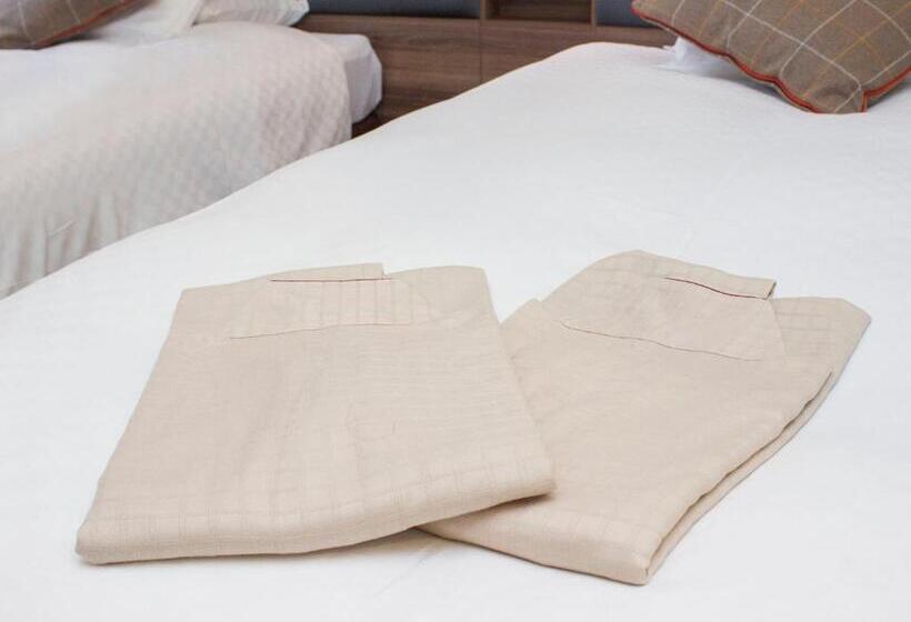 Quarto Basic Cama Casal, Hearton Hotel Shinsaibashi