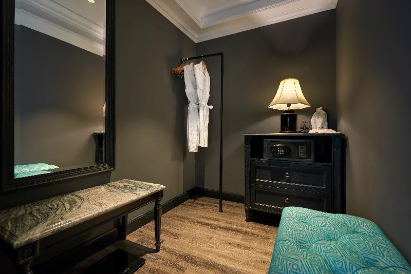 اتاق لوکس, La Siesta Premium Hang Be