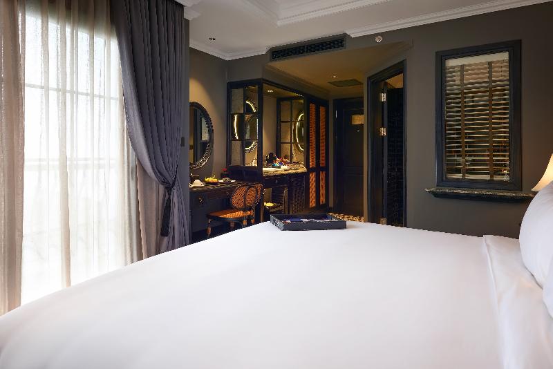 اتاق اجرایی, La Siesta Premium Hang Be