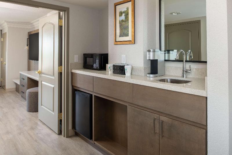 장애인을 위한 스위트, Embassy Suites By Hilton Sacramento Riverfront Promenade