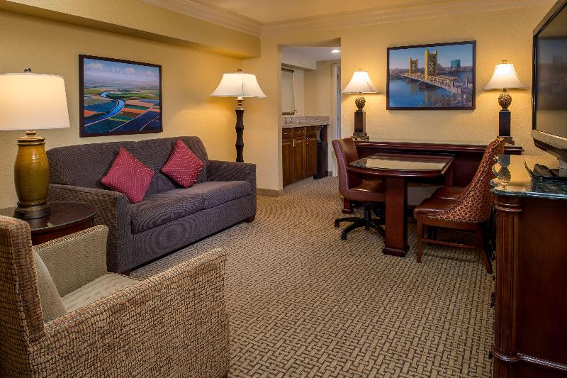 강 전망 스위트, Embassy Suites By Hilton Sacramento Riverfront Promenade