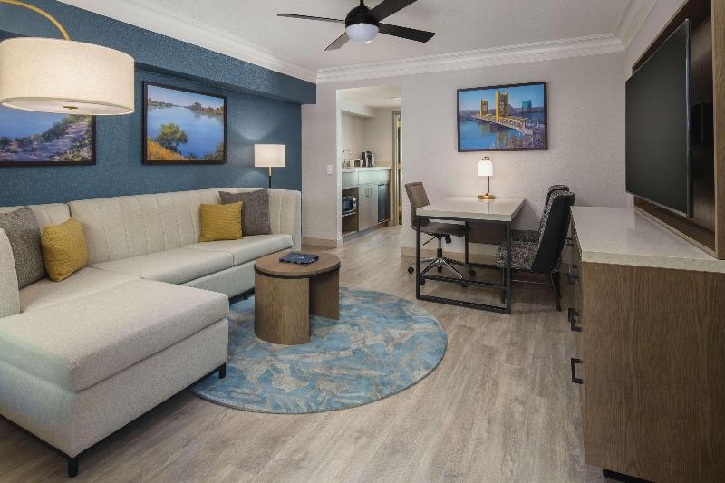 스위트, Embassy Suites By Hilton Sacramento Riverfront Promenade