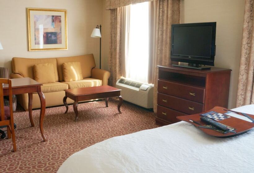 스탠다드 스튜디오, Hampton Inn & Suites Kingman