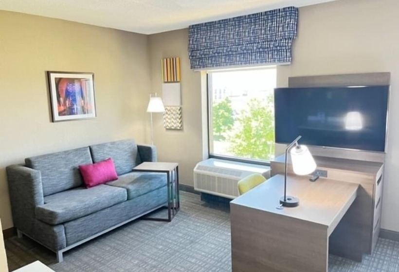 اتاق استاندارد, Hampton Inn & Suites Louisville East