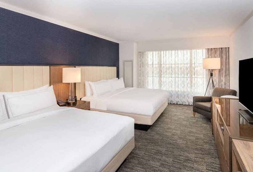 이그제큐티브 룸 킹사이즈 침대, Hilton Columbus/polaris