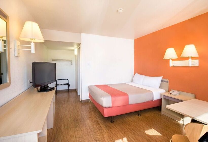 Номер Deluxe, Motel 6 Pendleton, Or