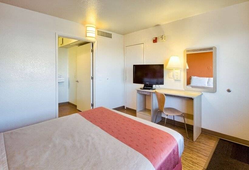 Номер Deluxe, Motel 6 Pendleton, Or