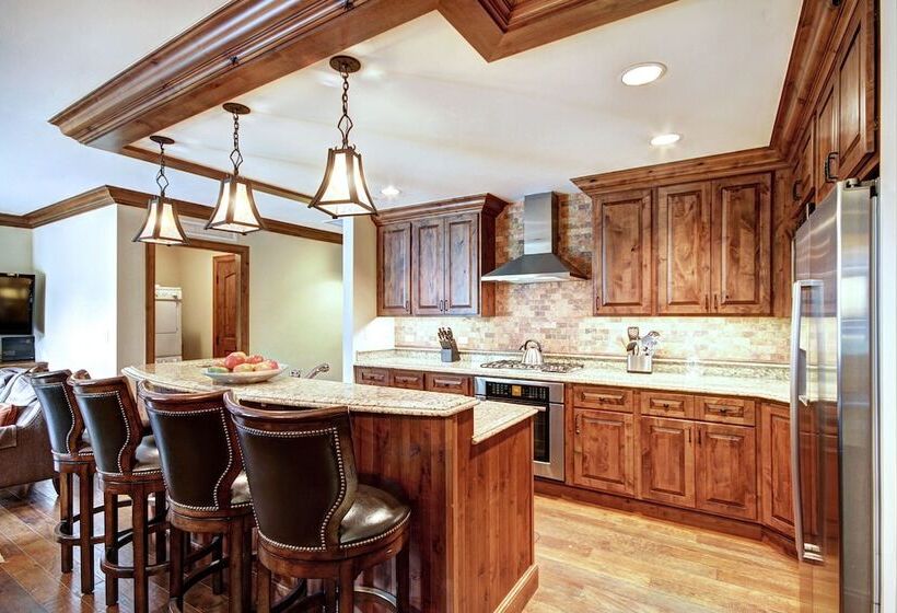 Апартаменты 3 Спальни, The Vail Collection At The Ritz Carlton Residences Vail