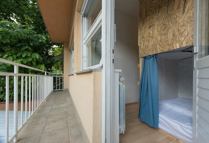 공동 객실, Bubu Hostel