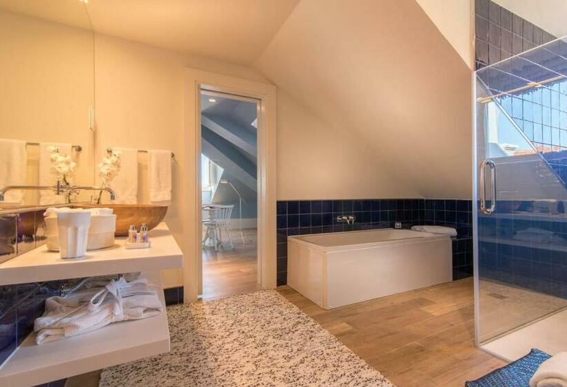 Suite, Lx Boutique