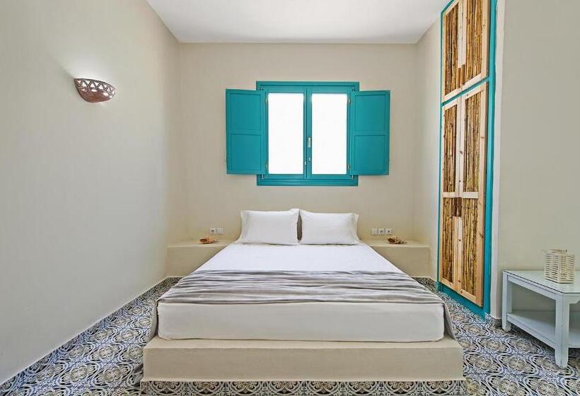 Escritório Estándar, Nissia Beach Apartments & Suites