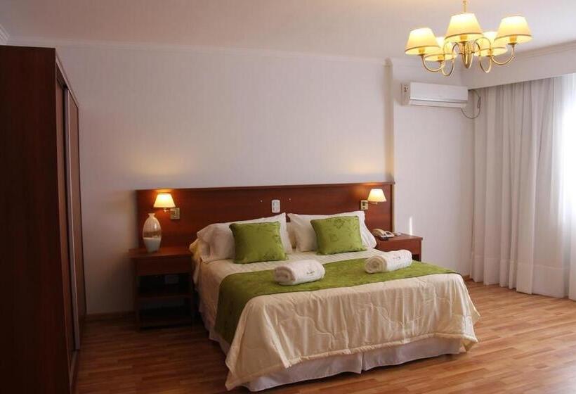 سوئیت رویال, Hostal Del Sol Spa