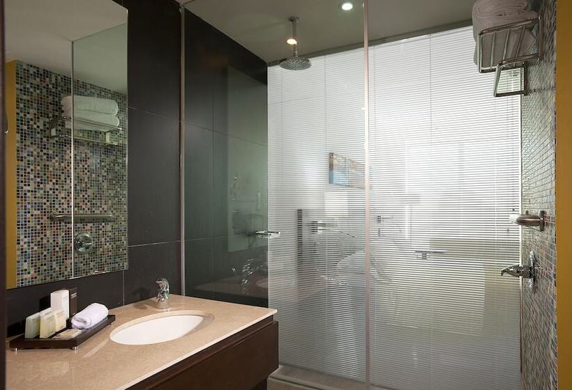 Полулюкс, NH Collection Royal Smartsuites