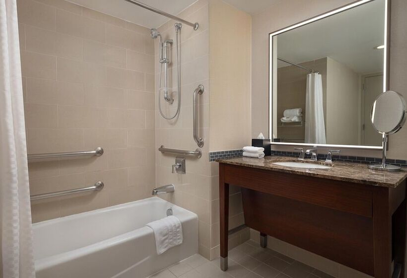 Номер Стандарт 2 Двуспальные Кровати, The Westin Reston Heights