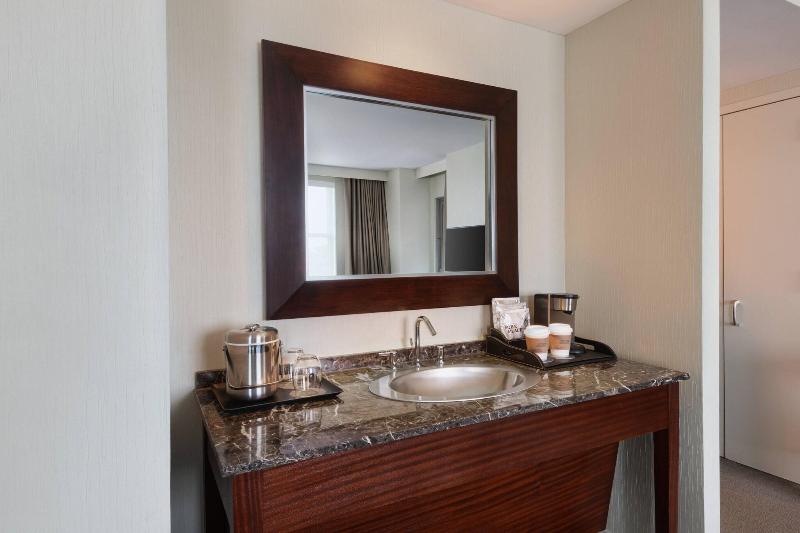 Люкс Кровать Кинг, The Westin Reston Heights