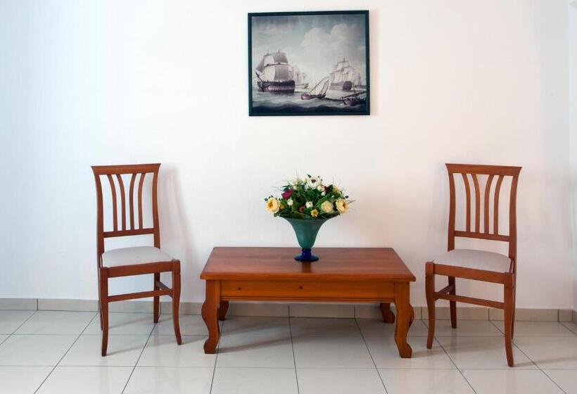 패밀리 룸, Kastro Suites
