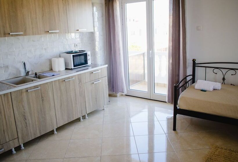آپارتمان 3 خوابه, Nikolakakis Rooms Lavrio
