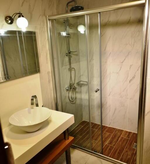 اتاق سوپریور خانوادگی, Watercastle Suits