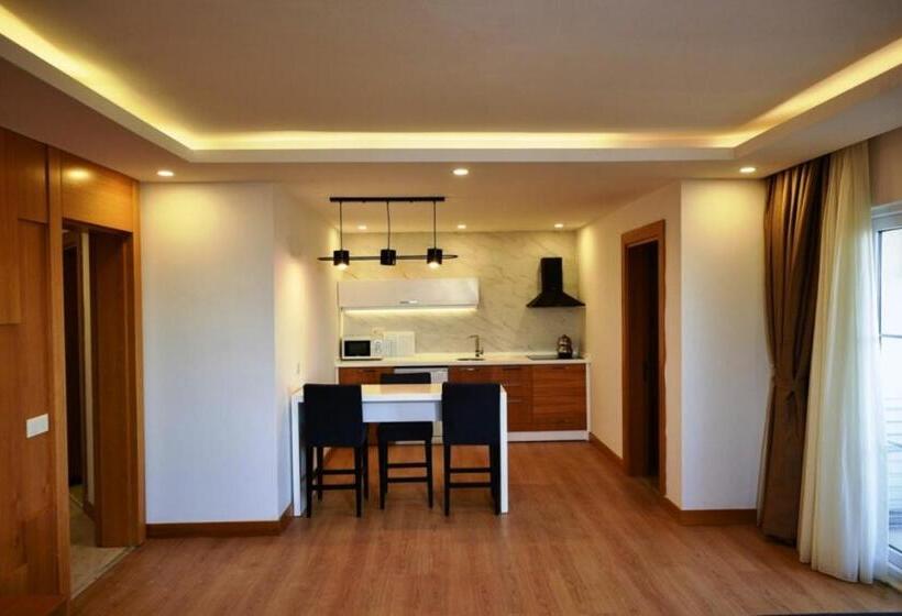 اتاق سوپریور خانوادگی, Watercastle Suits