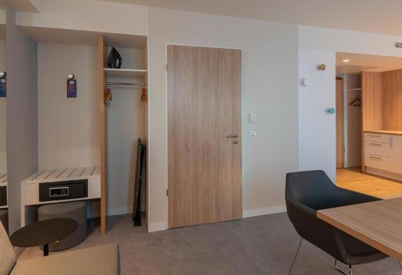 스위트, Holiday Inn Express & Suites   Potsdam, An Ihg