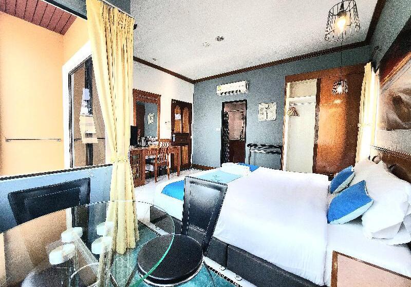 디럭스 룸, Sea Front Home Hotel   Patong Beach