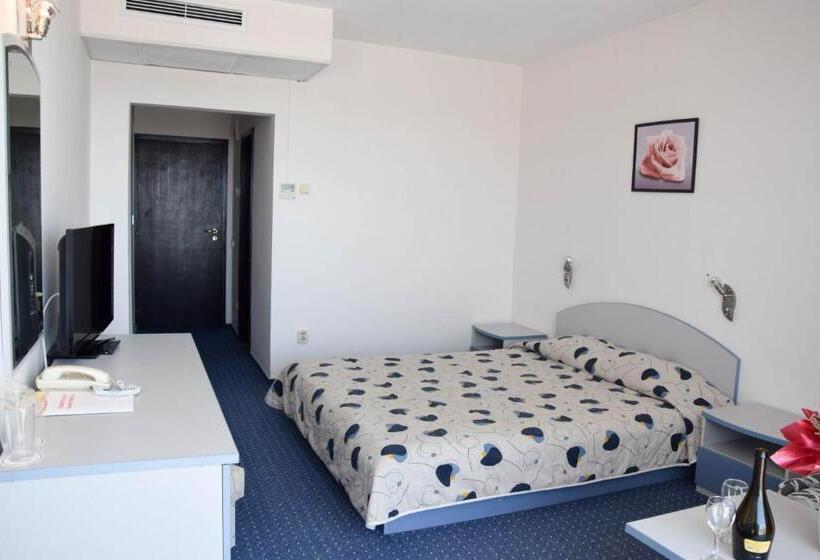 Трехместный Номер Базовый, Sineva Park Hotel   All Inclusive