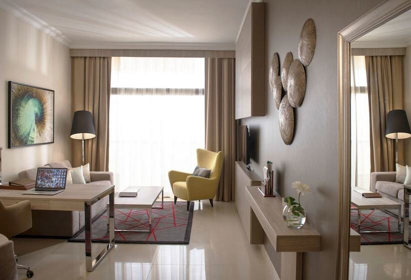 豪华套房, Two Seasons Hotel & Apartments