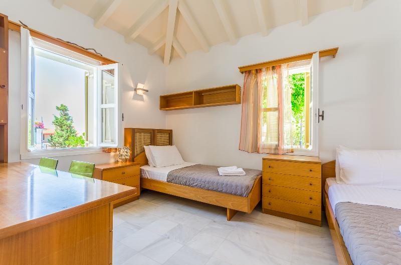 Вилла 3 Спальни с Бассейном, Anna Maria Village