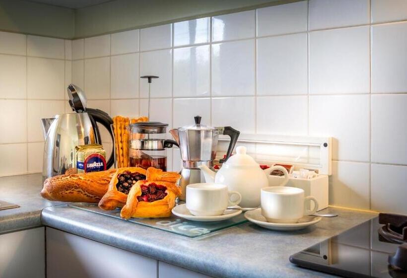 Апартаменты Deluxe 1 Спальня, Birches Serviced Apartments