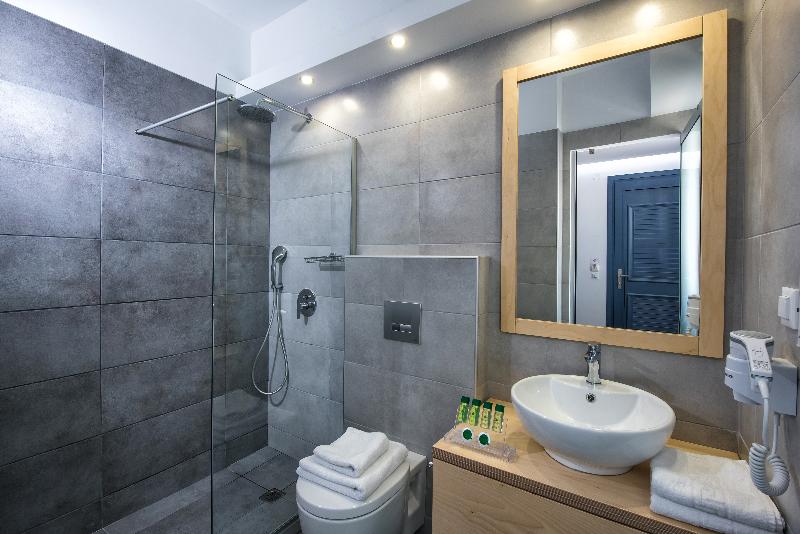 סוויטת ג'וניור, Astra Village & Suites