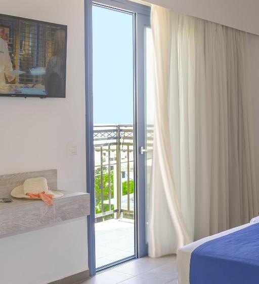 חדר בסיסי, Astra Village & Suites