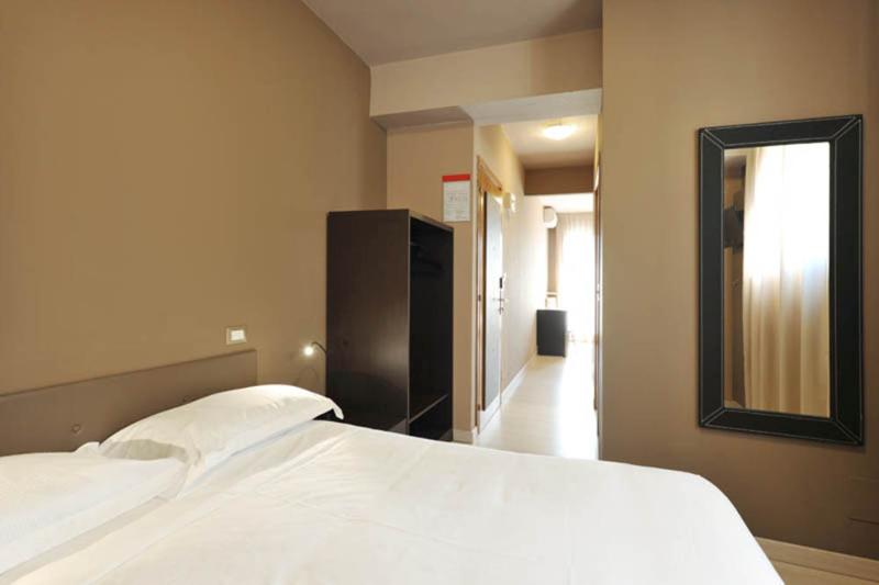 اتاق استاندارد سه نفره, M14 Hotel & Spa