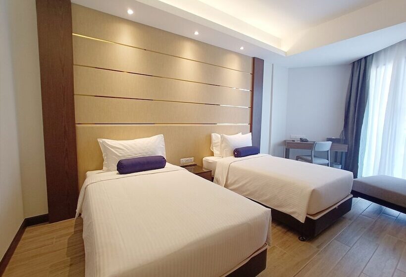 اتاق سوپریور, Pacific Regency Beach Resort Port Dickson