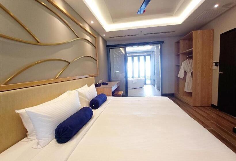 سوییت, Pacific Regency Beach Resort Port Dickson