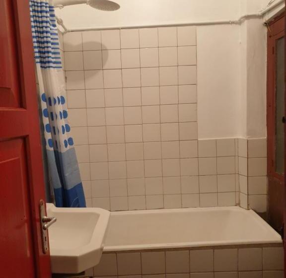 غرفة قياسية مزوَّدة بشُرفة, Sk Hostal