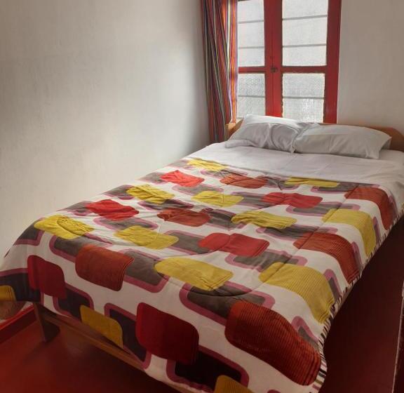 غرفة أساسية, Sk Hostal