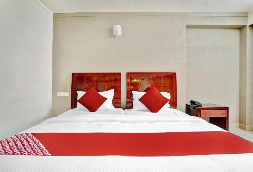 Quarto Triplo Clássico, Flagship 82582 Aec Residency