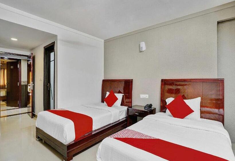 Quarto Triplo Clássico, Flagship 82582 Aec Residency